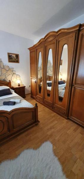 Three bedroom apartment between Trogir and Split